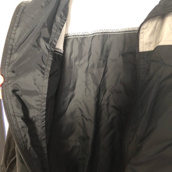Basic Adidas windbreaker jacket - Picture 4 of 7